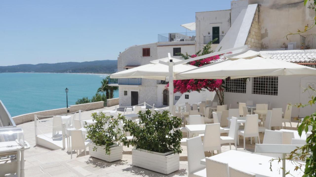 Piazzetta Petrone Apartments + Parking Vieste Kültér fotó