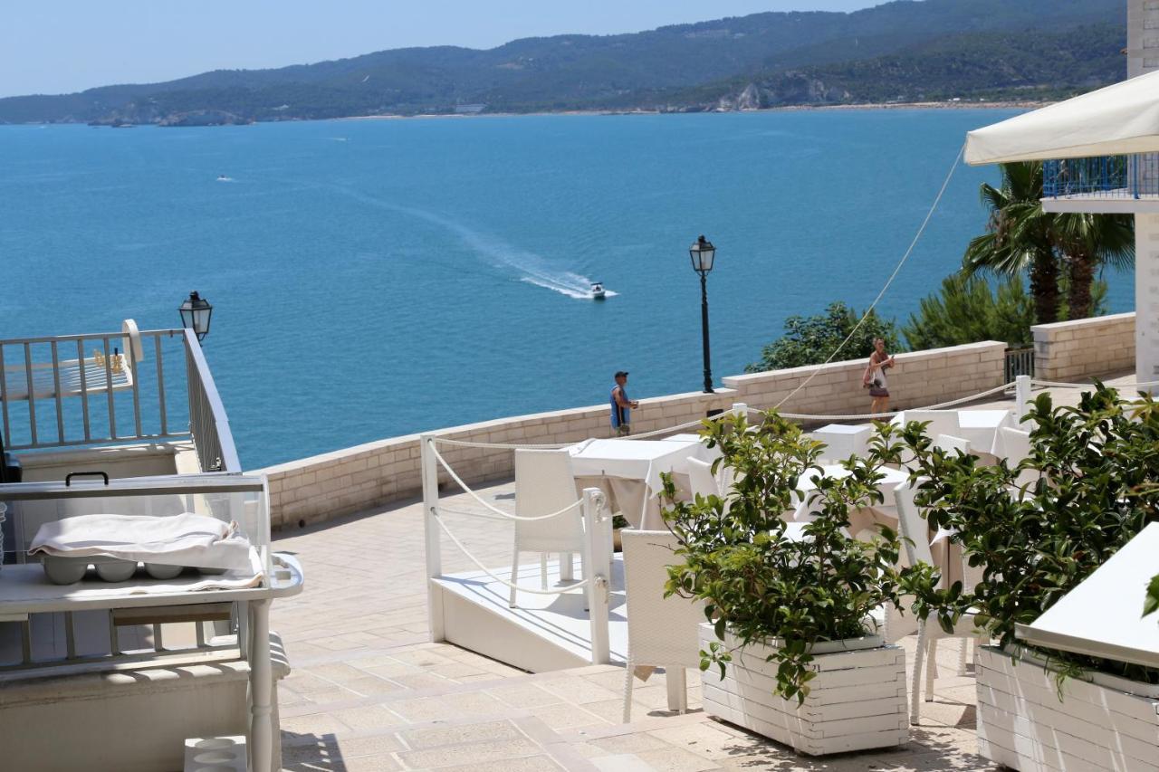 Piazzetta Petrone Apartments + Parking Vieste Kültér fotó