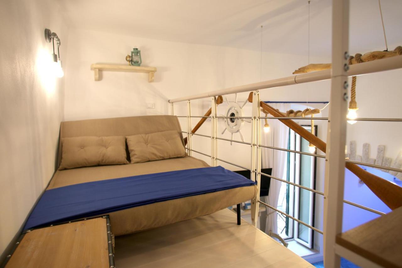 Piazzetta Petrone Apartments + Parking Vieste Kültér fotó