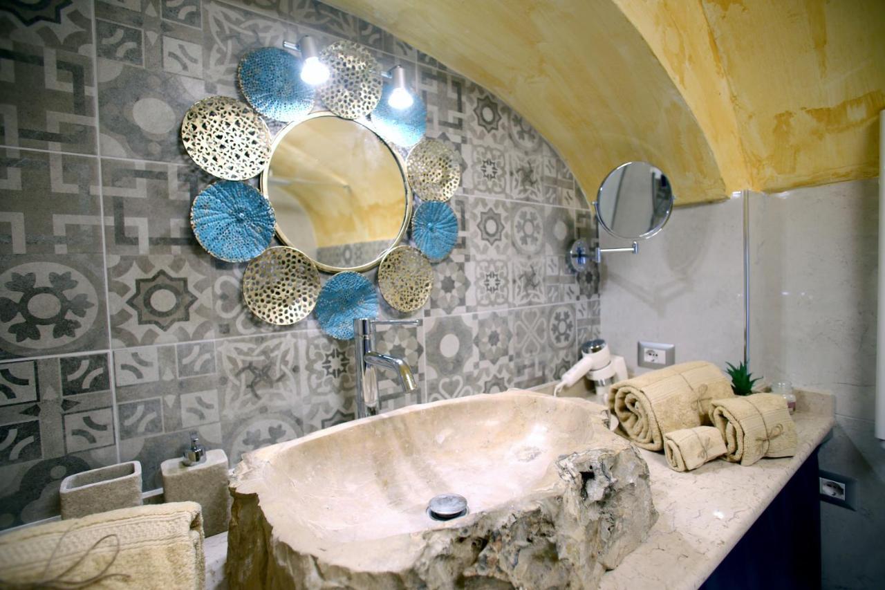 Piazzetta Petrone Apartments + Parking Vieste Kültér fotó