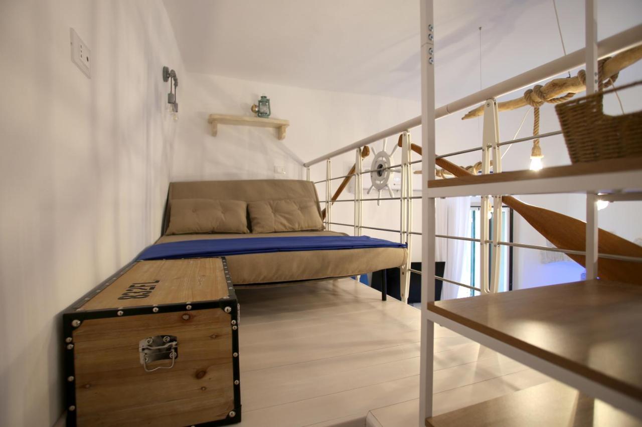Piazzetta Petrone Apartments + Parking Vieste Kültér fotó