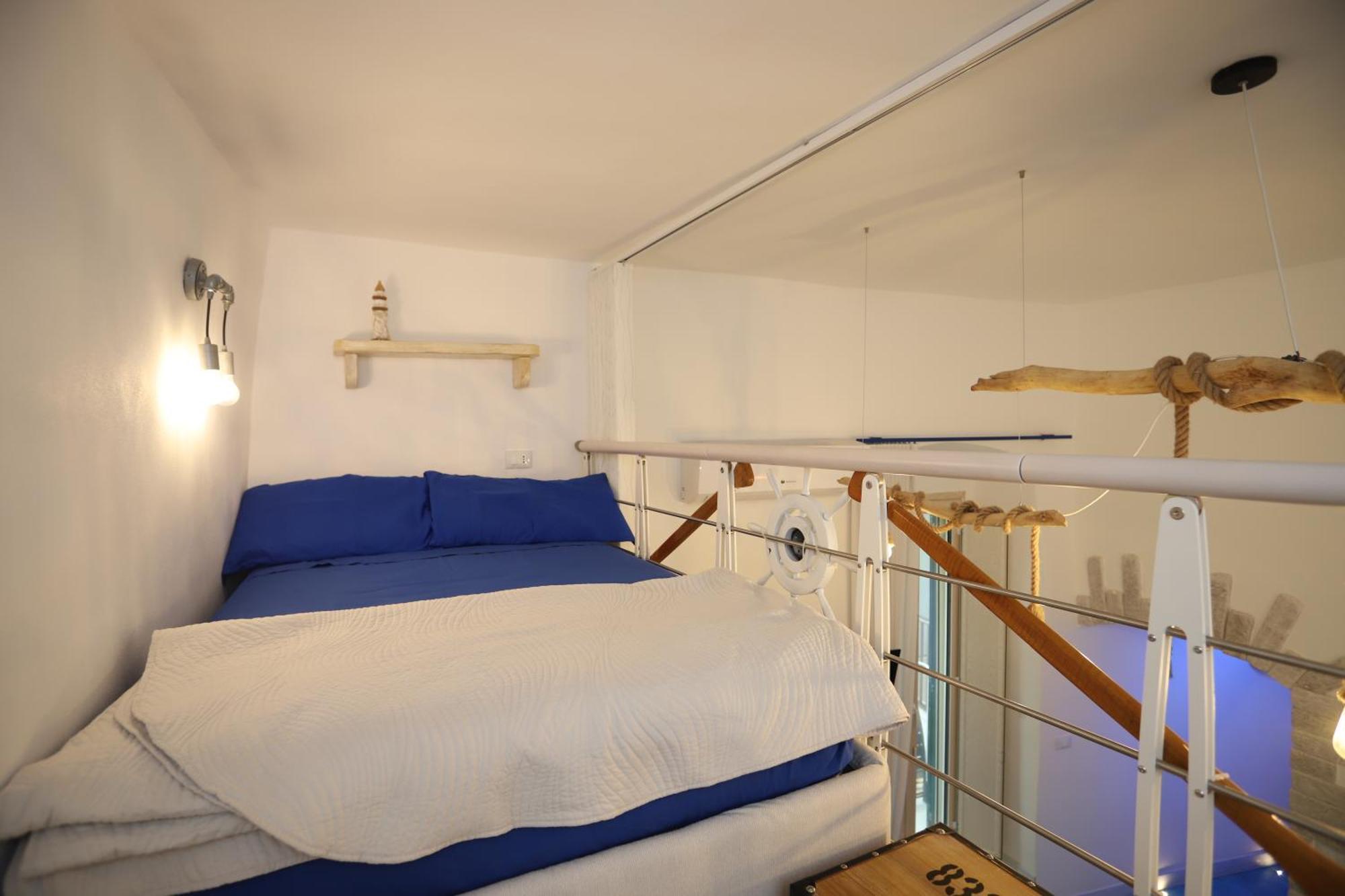 Piazzetta Petrone Apartments + Parking Vieste Kültér fotó