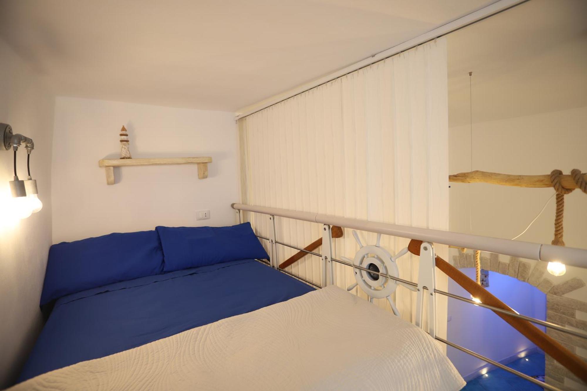 Piazzetta Petrone Apartments + Parking Vieste Kültér fotó